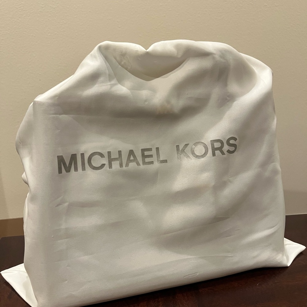 Michael Kors Sky Blue Tote Bag - Picture 9 of 14